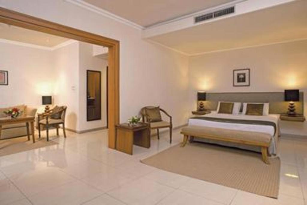 Hotel Le Beringin à Salatiga Extérieur photo
