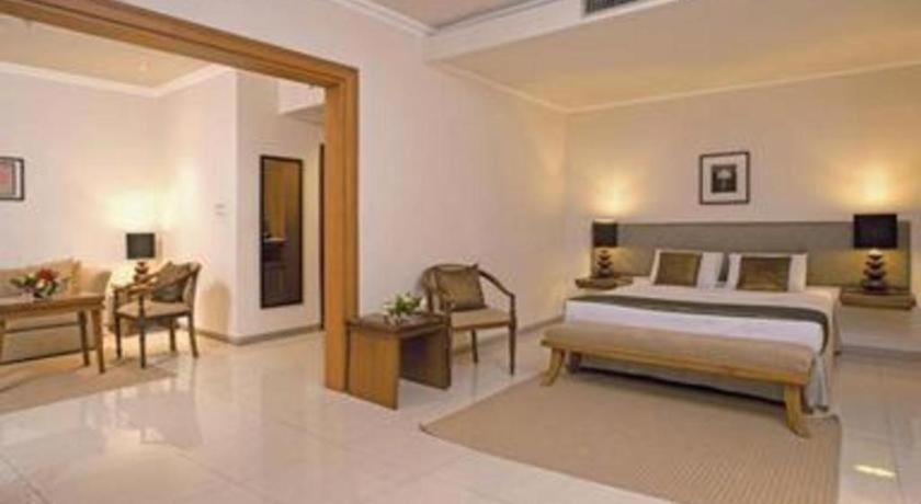 Hotel Le Beringin à Salatiga Extérieur photo