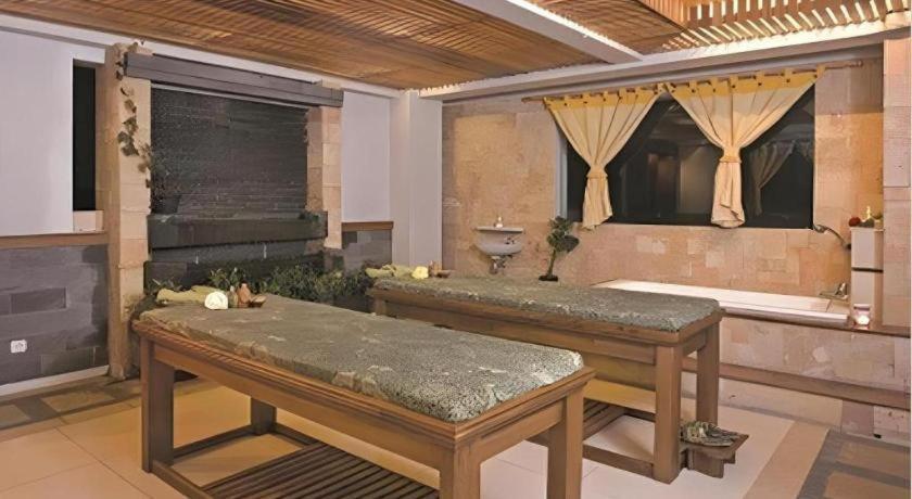 Hotel Le Beringin à Salatiga Extérieur photo